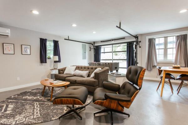 Greenway Garage With Firepit Athens Exterior foto