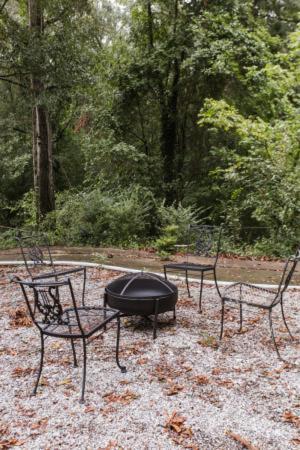 Greenway Garage With Firepit Athens Exterior foto